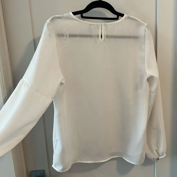 Light blouse - Picture 3 of 3
